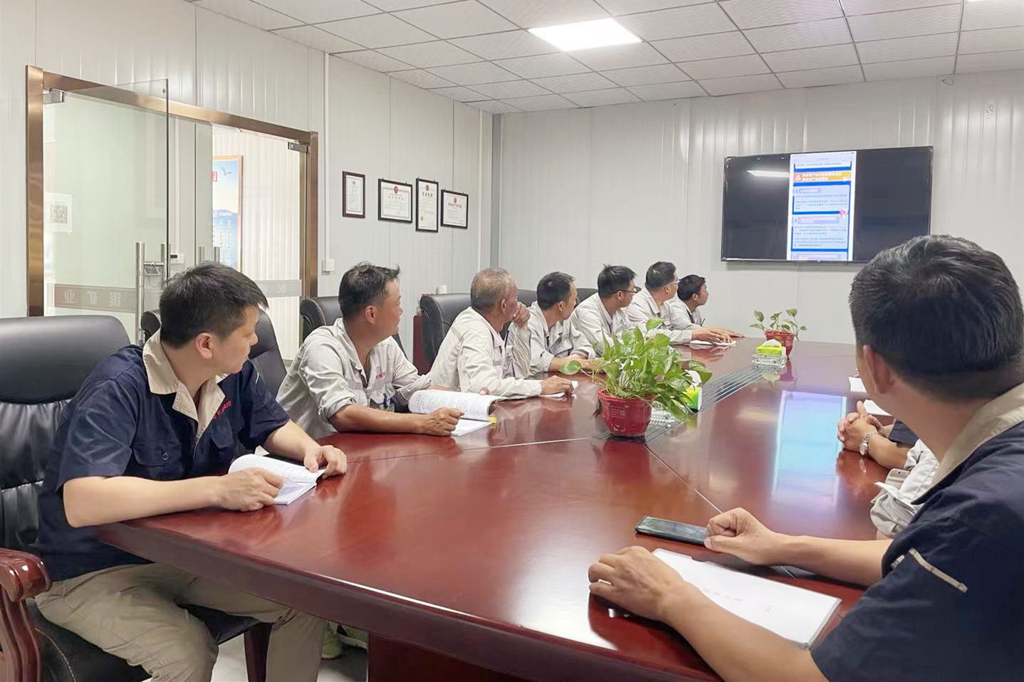 【杨家矿段】组织学习新《安全生产法》