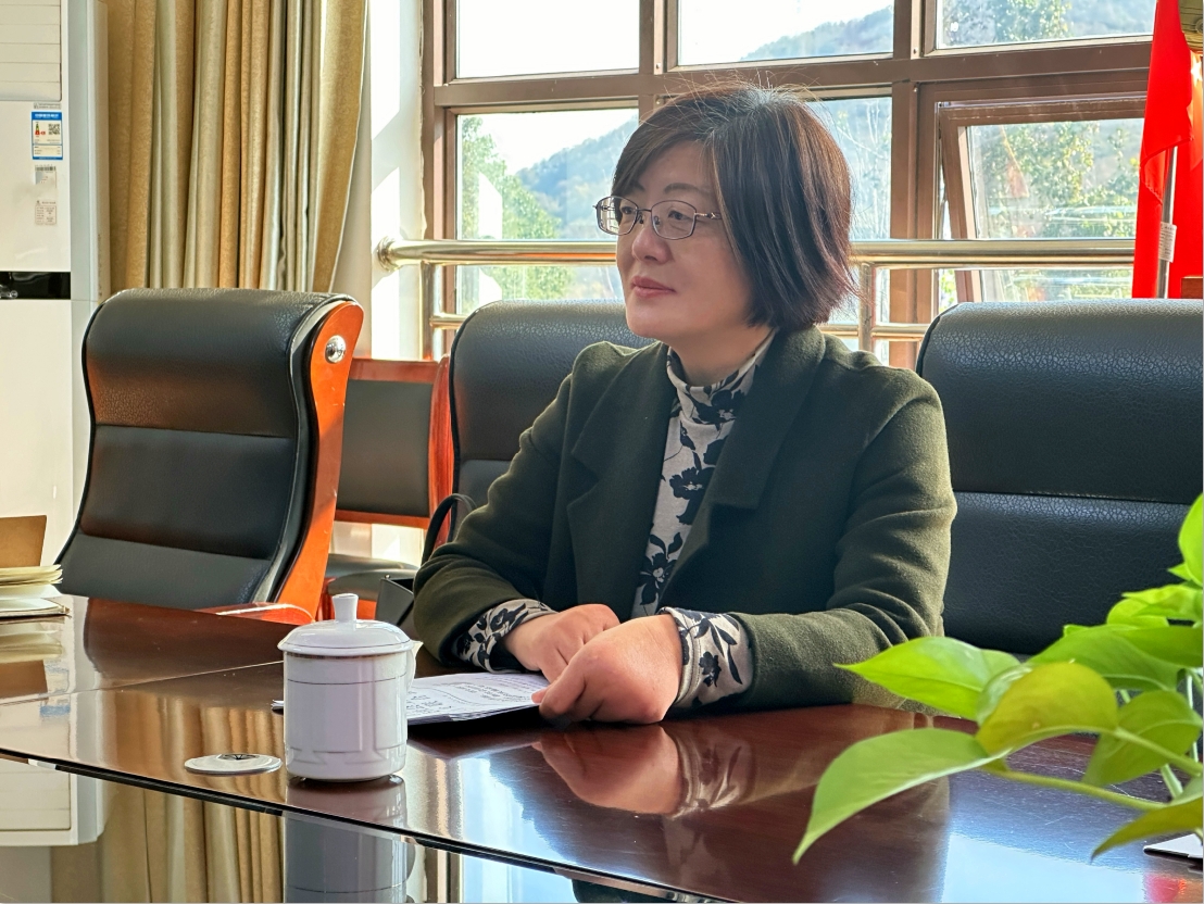 安庆市妇联来长银矿业集团调研指导工作